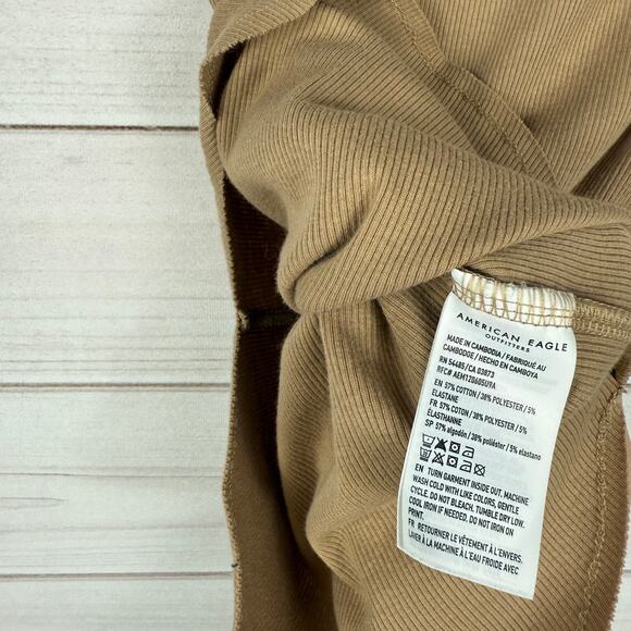 American Eagle Brown Butterfly Sleeveless Cropped Tank Size Small - Picture 5 of 6